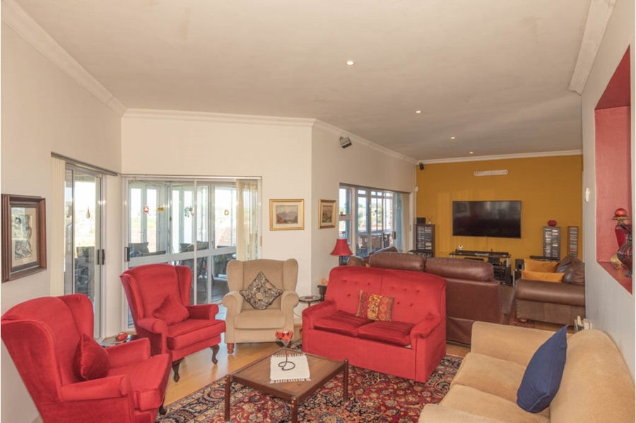 6 Bedroom Property for Sale in Humerail Eastern Cape